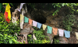 Dho Dungchen Menchu (The hole from where the Great Trumpet emerged)